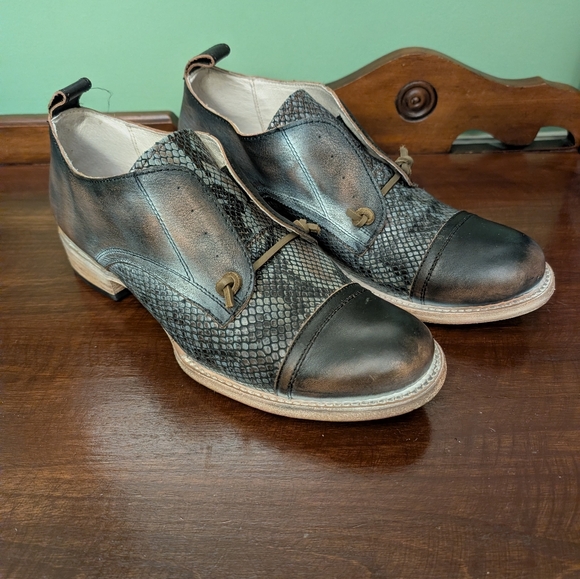 Freebird By Steven Mabel Snake Print Slip On Shoe Size 11, NWOT - Picture 2 of 8